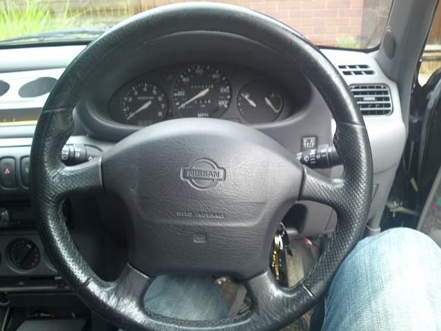 Primerasteeringwheel.jpg