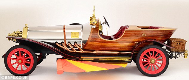 article-2067587-0EFB7FEF00000578-93_634x268.jpg