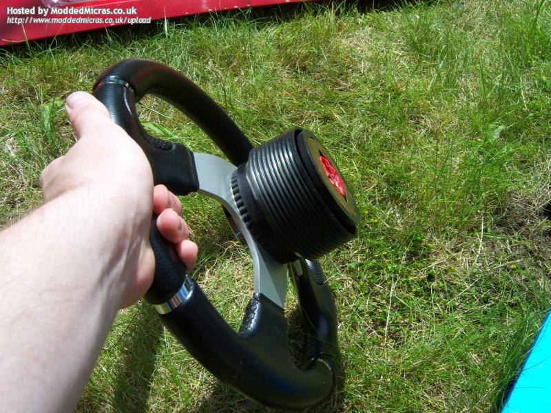 17-Steeringwheel_bosskit.jpg