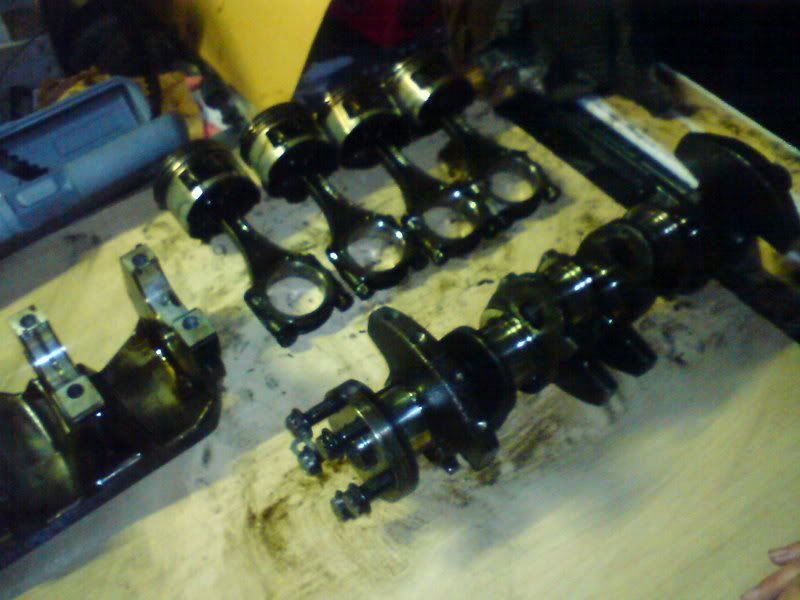 Crankpistons.jpg